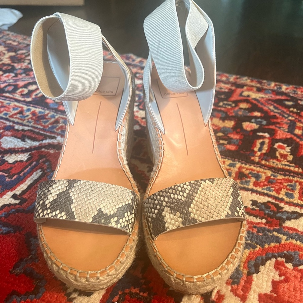 Dolce vita wedges